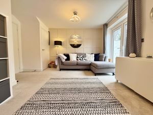 Lounge- click for photo gallery
